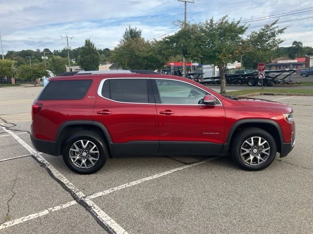 2023 GMC Acadia view 4