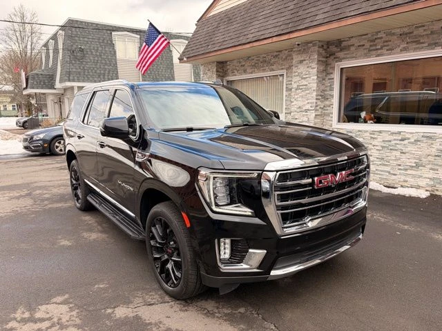 2022 GMC Yukon view 3