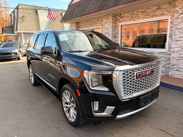 2023 GMC Yukon view 3