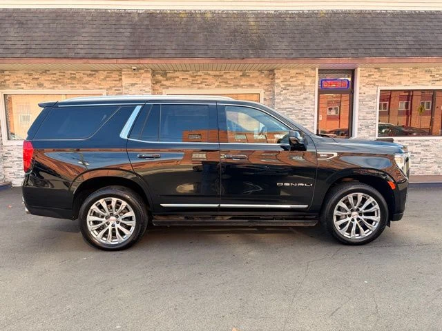 2023 GMC Yukon view 4