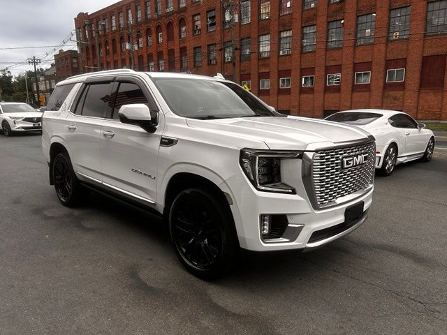 2021 GMC Yukon view 3