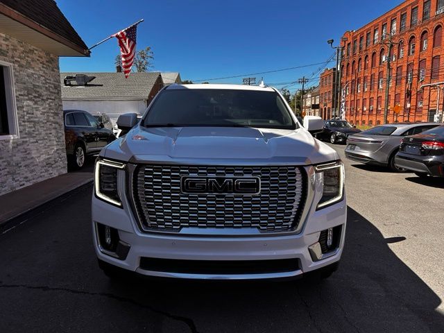 2023 GMC Yukon XL view 2