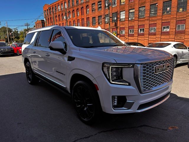 2023 GMC Yukon XL view 3