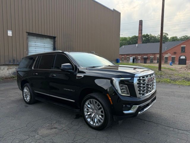 2025 GMC Yukon XL view 3