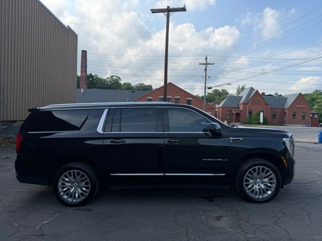 2025 GMC Yukon XL view 4