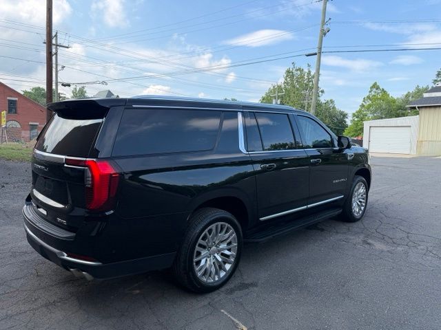 2025 GMC Yukon XL view 5
