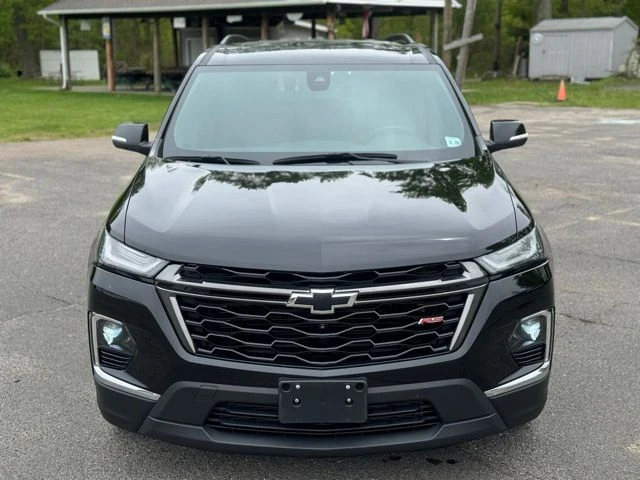 2023 Chevrolet Traverse view 2