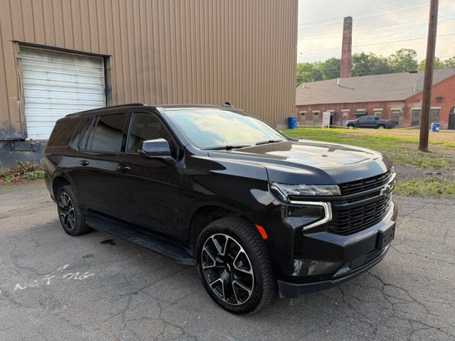 2024 Chevrolet Suburban view 3