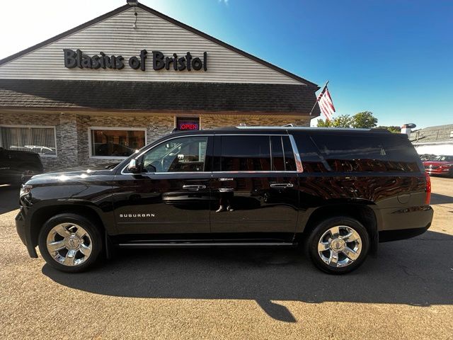 2017 Chevrolet Suburban view 4