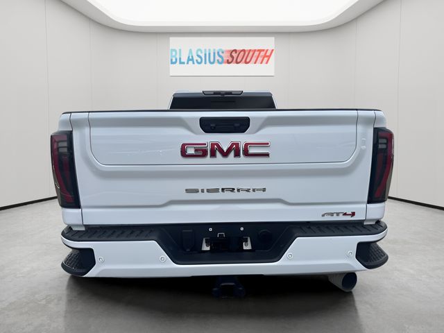 2024 GMC Sierra 2500HD view 4