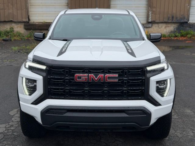 2023 GMC Canyon view 2