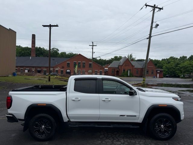 2023 GMC Canyon view 4