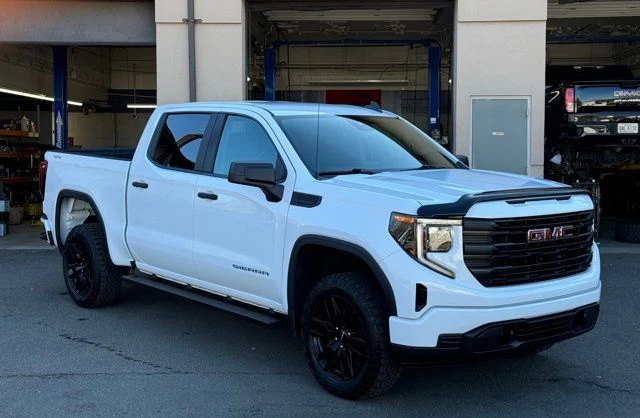 2023 GMC Sierra 1500 view 3