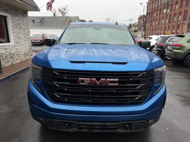 2023 GMC Sierra 1500 view 2