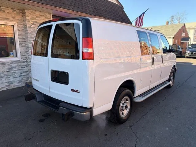 2024 GMC Savana Cargo view 5