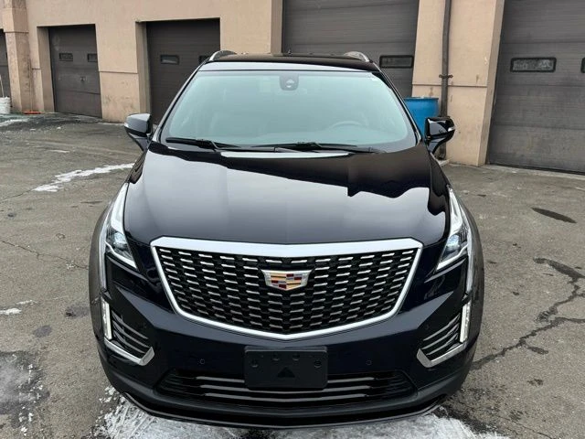 2021 Cadillac XT5 view 2