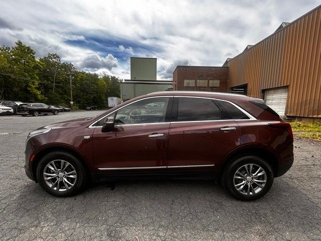 2022 Cadillac XT5 view 4