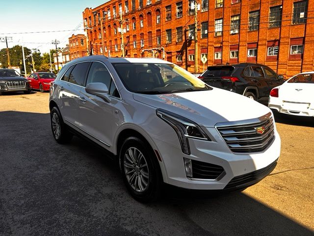 2018 Cadillac XT5 view 3