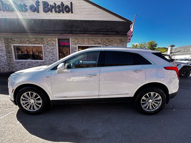 2018 Cadillac XT5 view 4