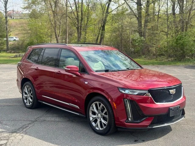 2020 Cadillac XT6 view 3