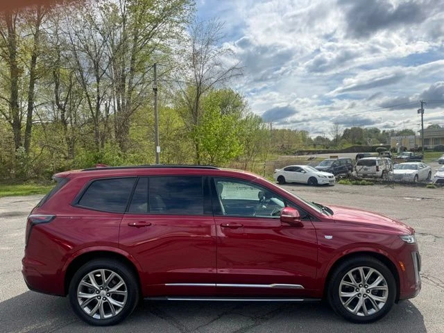 2020 Cadillac XT6 view 4