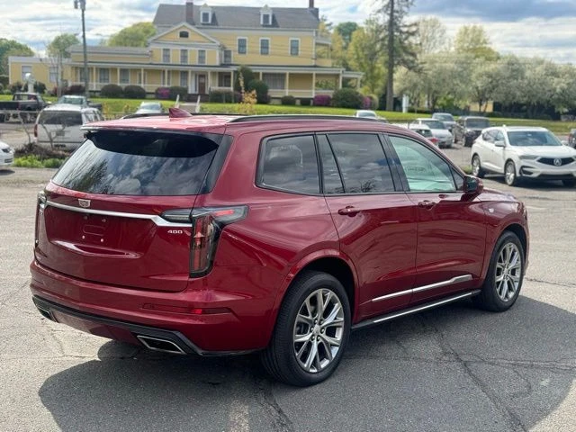 2020 Cadillac XT6 view 5