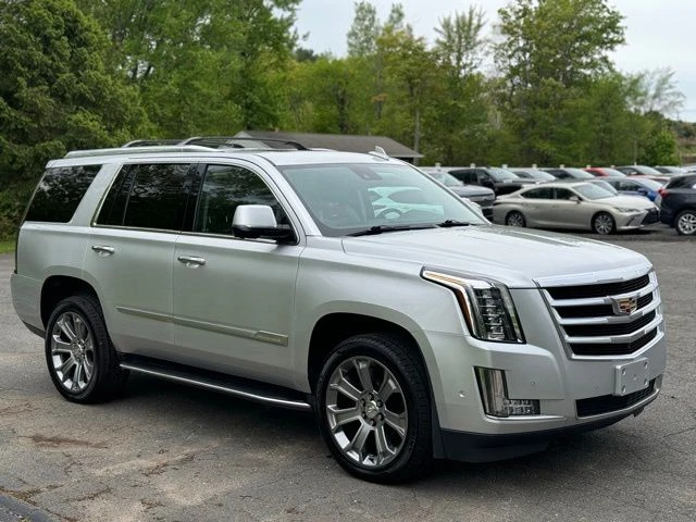 2020 Cadillac Escalade view 3