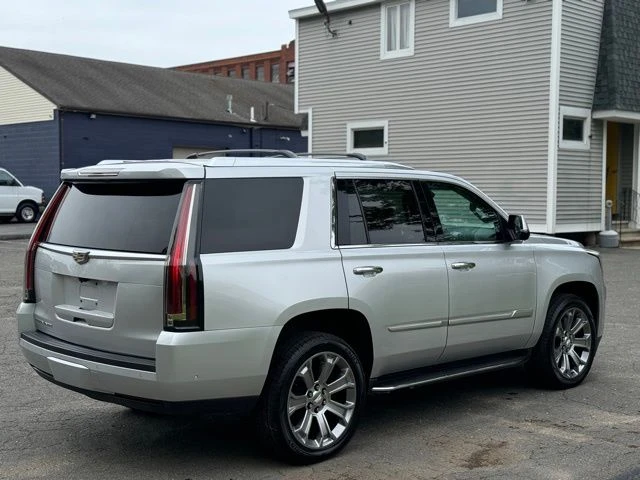 2020 Cadillac Escalade view 5