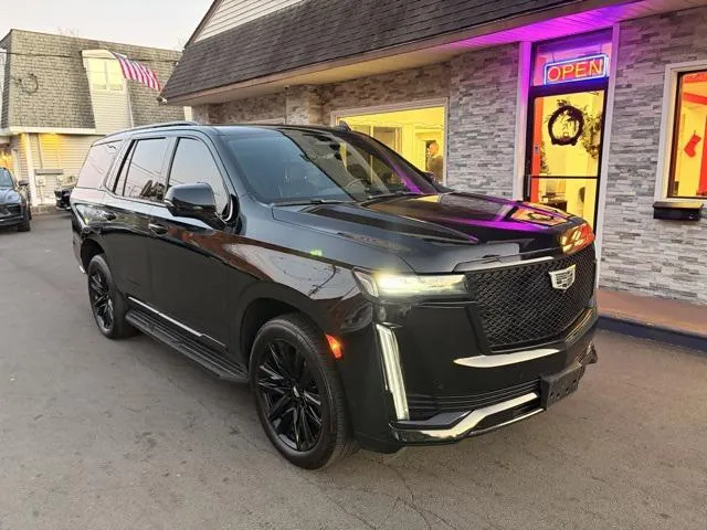 2021 Cadillac Escalade view 3