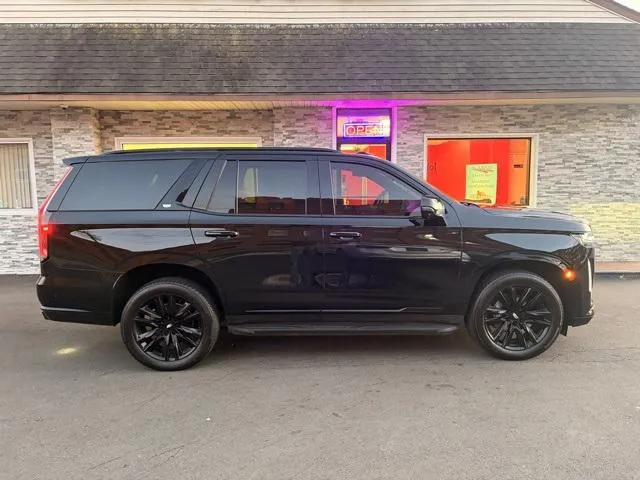 2021 Cadillac Escalade view 4