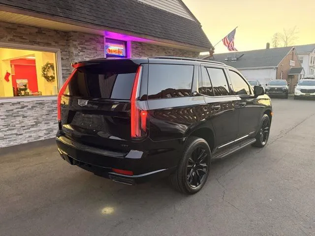 2021 Cadillac Escalade view 5