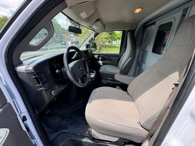 2024 Chevrolet Express 3500 view 2