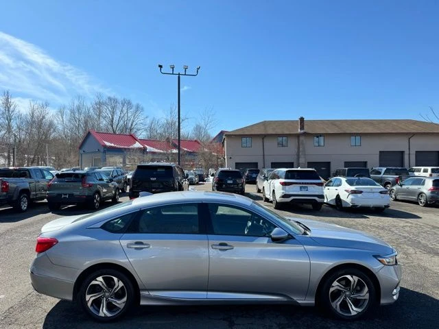 2020 Honda Accord view 4