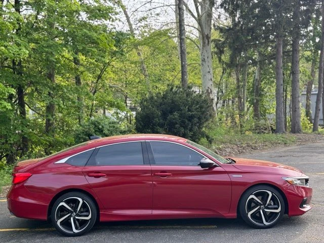 2022 Honda Accord Hybrid view 4