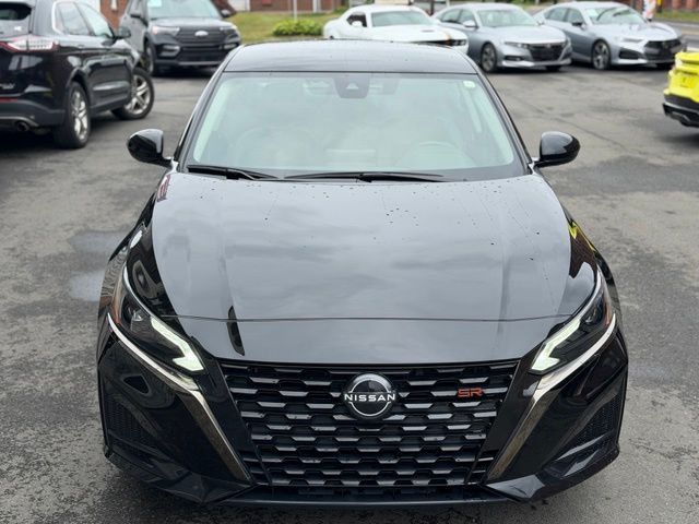 2024 Nissan Altima view 2