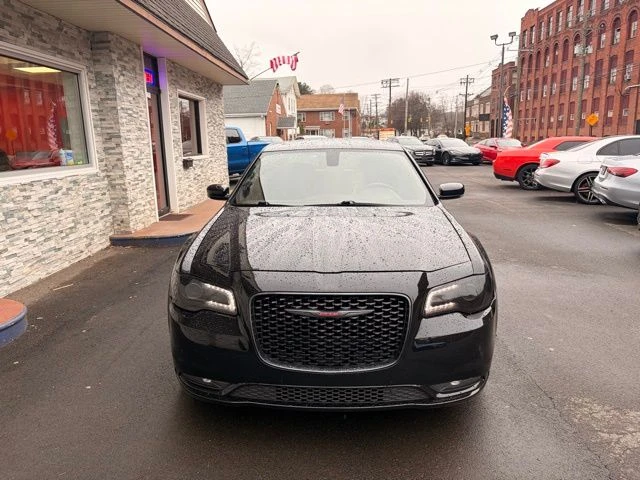 2022 Chrysler 300 view 2