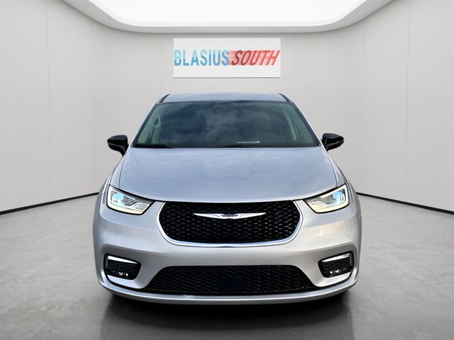 2024 Chrysler Pacifica Touring L - Photo 8