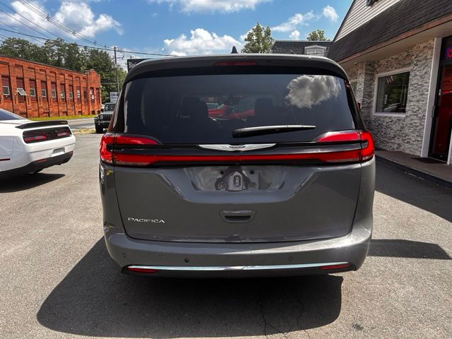 2023 Chrysler Pacifica view 5