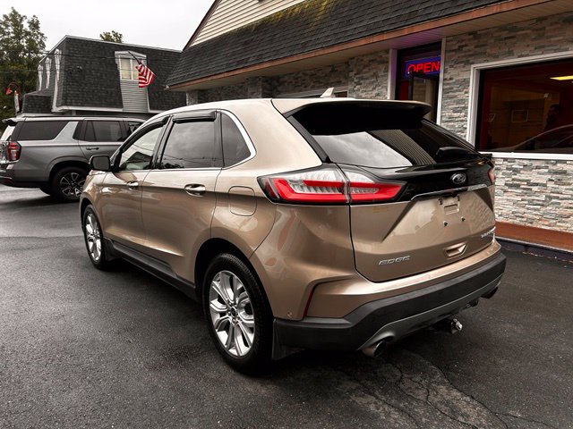 2020 Ford Edge view 5