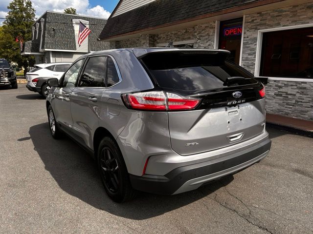 2024 Ford Edge view 5