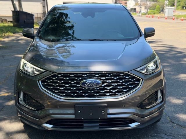 2022 Ford Edge view 2