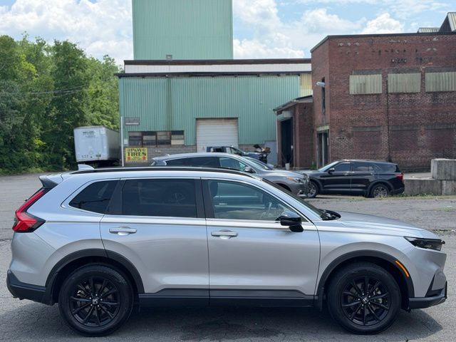 2023 Honda CR-V Hybrid view 4