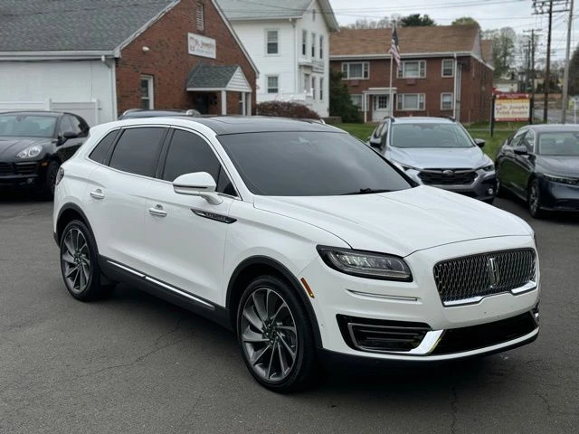 2020 Lincoln Nautilus view 3