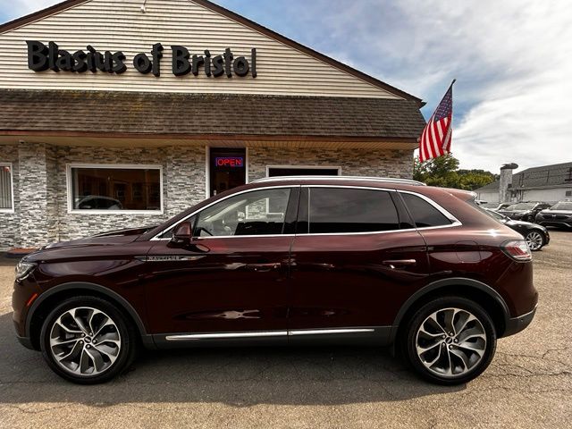 2022 Lincoln Nautilus view 4