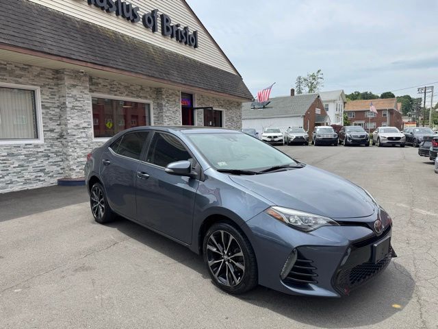 2017 Toyota Corolla view 3