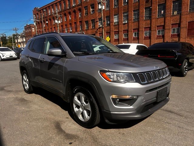 2018 Jeep Compass view 3