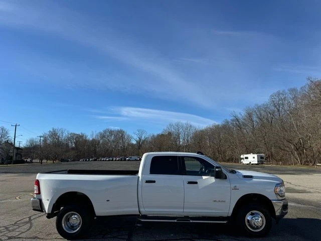 2024 Ram 3500 view 4