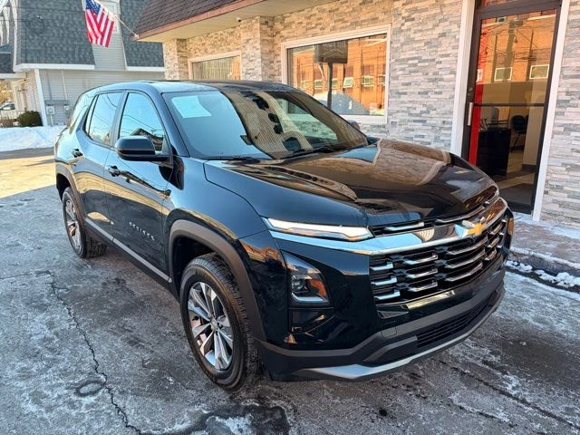 2025 Chevrolet Equinox view 3