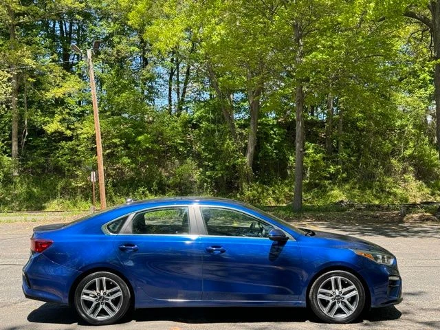 2021 Kia Forte view 3