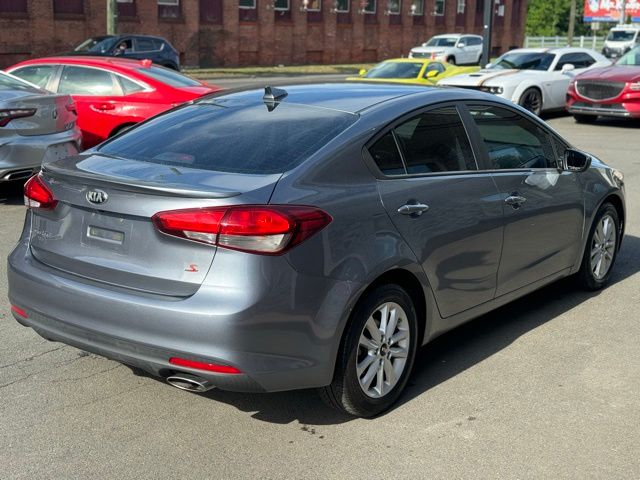 2017 Kia Forte view 5